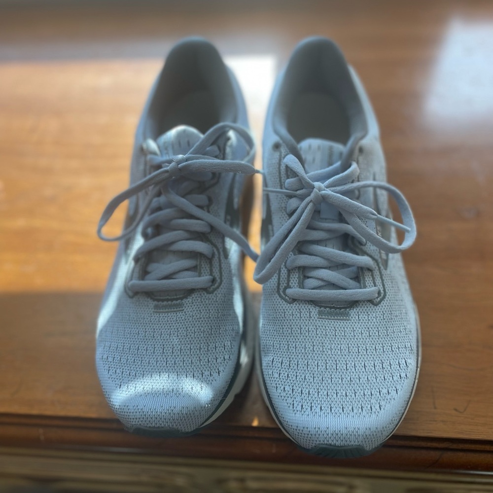 Brooks Glycerin Gym Shoes. Size U.S. womens  7.5 - Picture 2 of 4